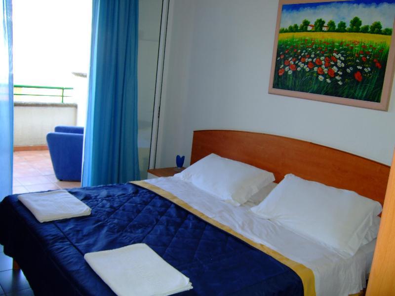 I Giardini Di Atena Aparthotel Merine Exterior photo